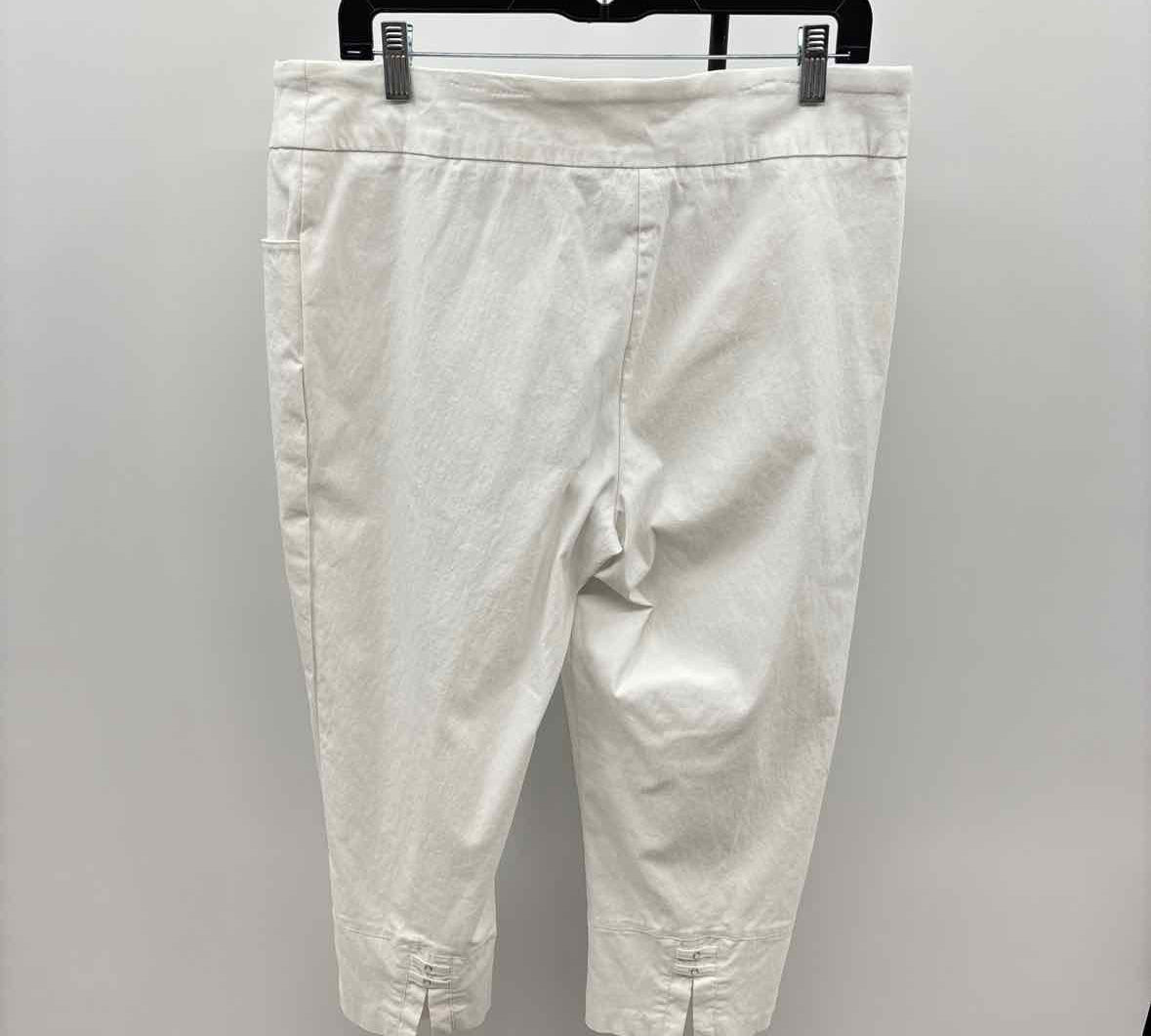 Tribal Women's Size 14 White Solid Capris