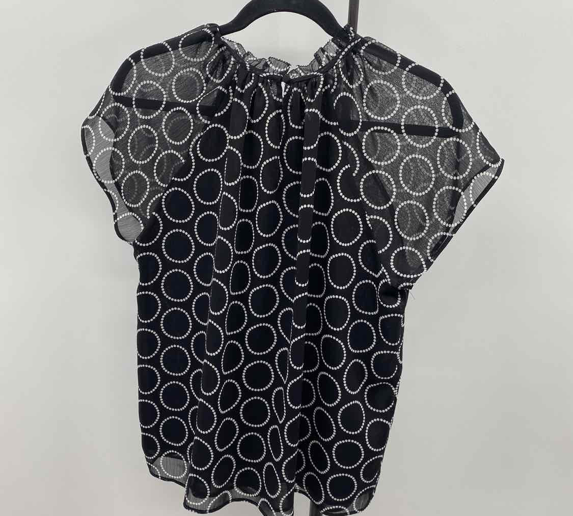 Ann Taylor Women's Size M Black Circles Short Sleeve Shirt