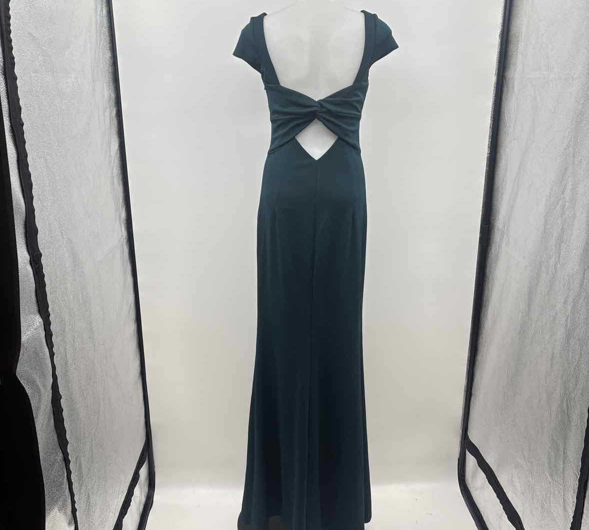 Katie May Women's Size 4 Green Solid Gown/Evening Wear