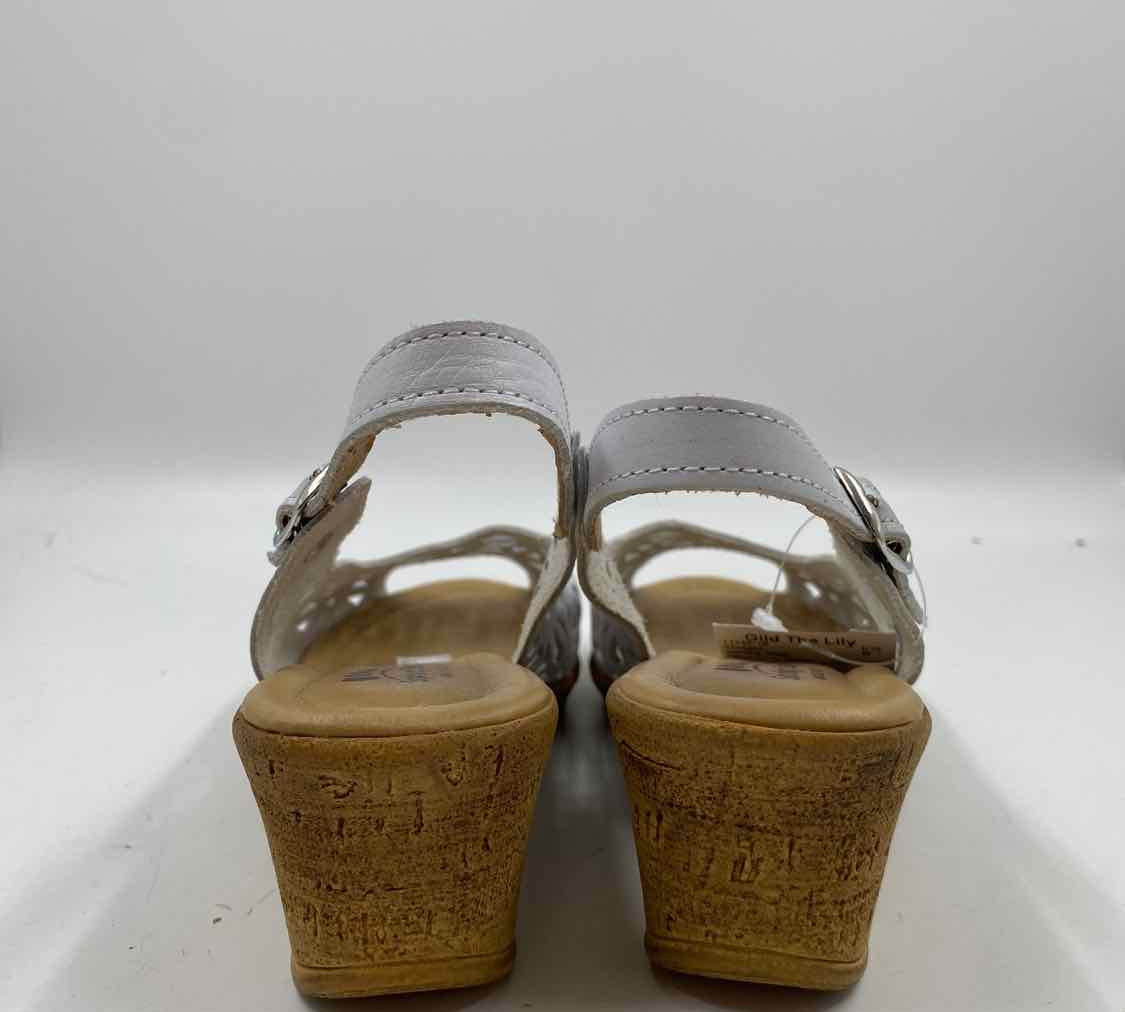 Spring Step Women's Shoe Size 6 White Laser Cut Wedges
