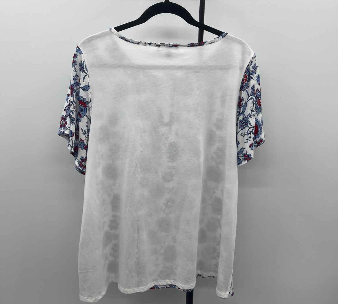Lane Bryant Women's Size L Blue Floral Short Sleeve Shirt