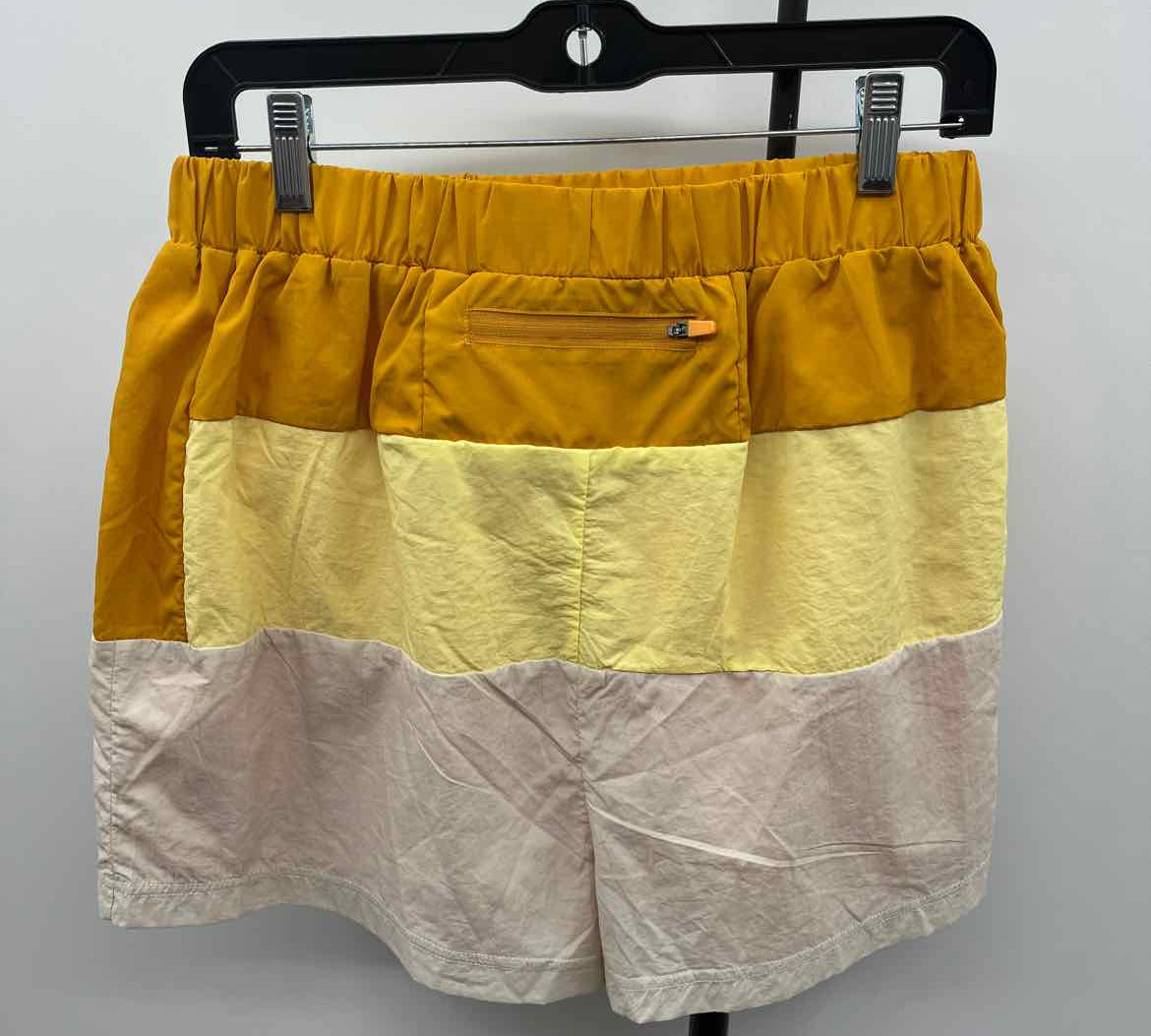 New In Women's Size L Yellow Solid Shorts