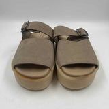 Clarks Women's Shoe Size 6 Beige Solid Sandals