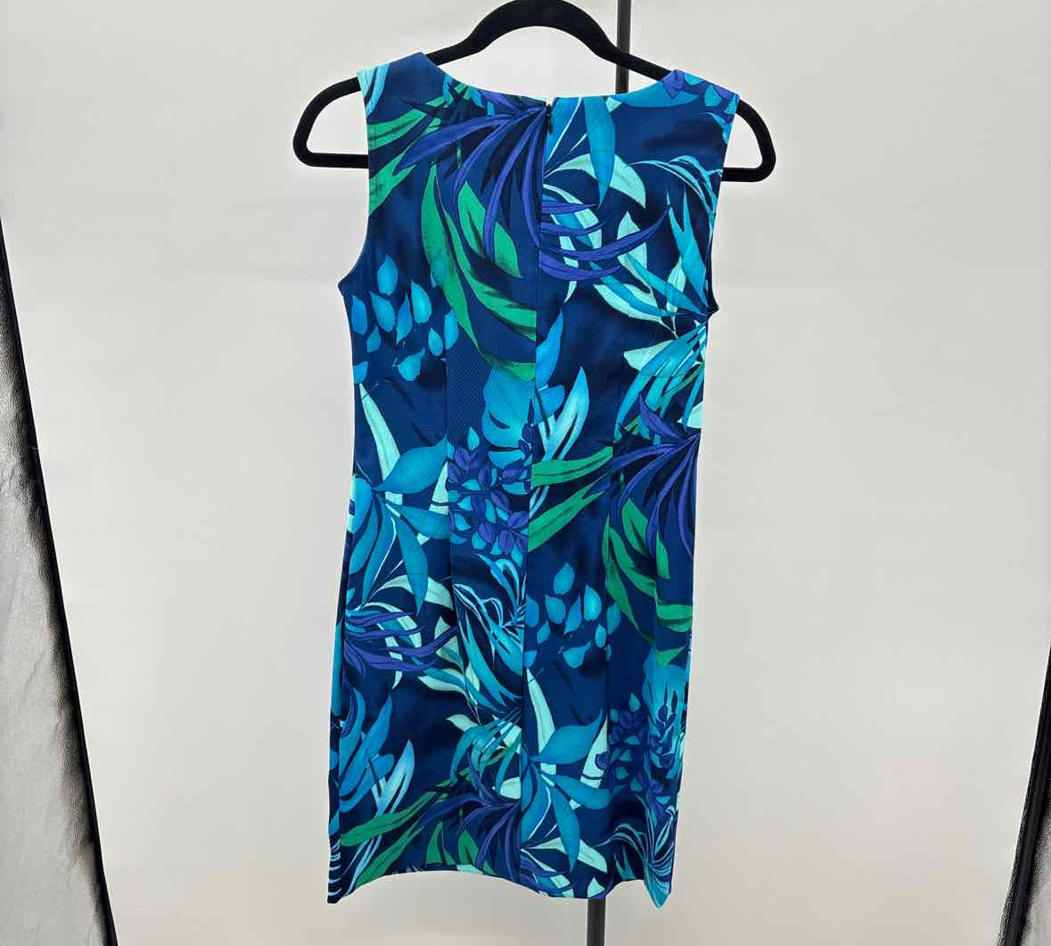 Connected Women's Size 4 Blue Leaf Dress