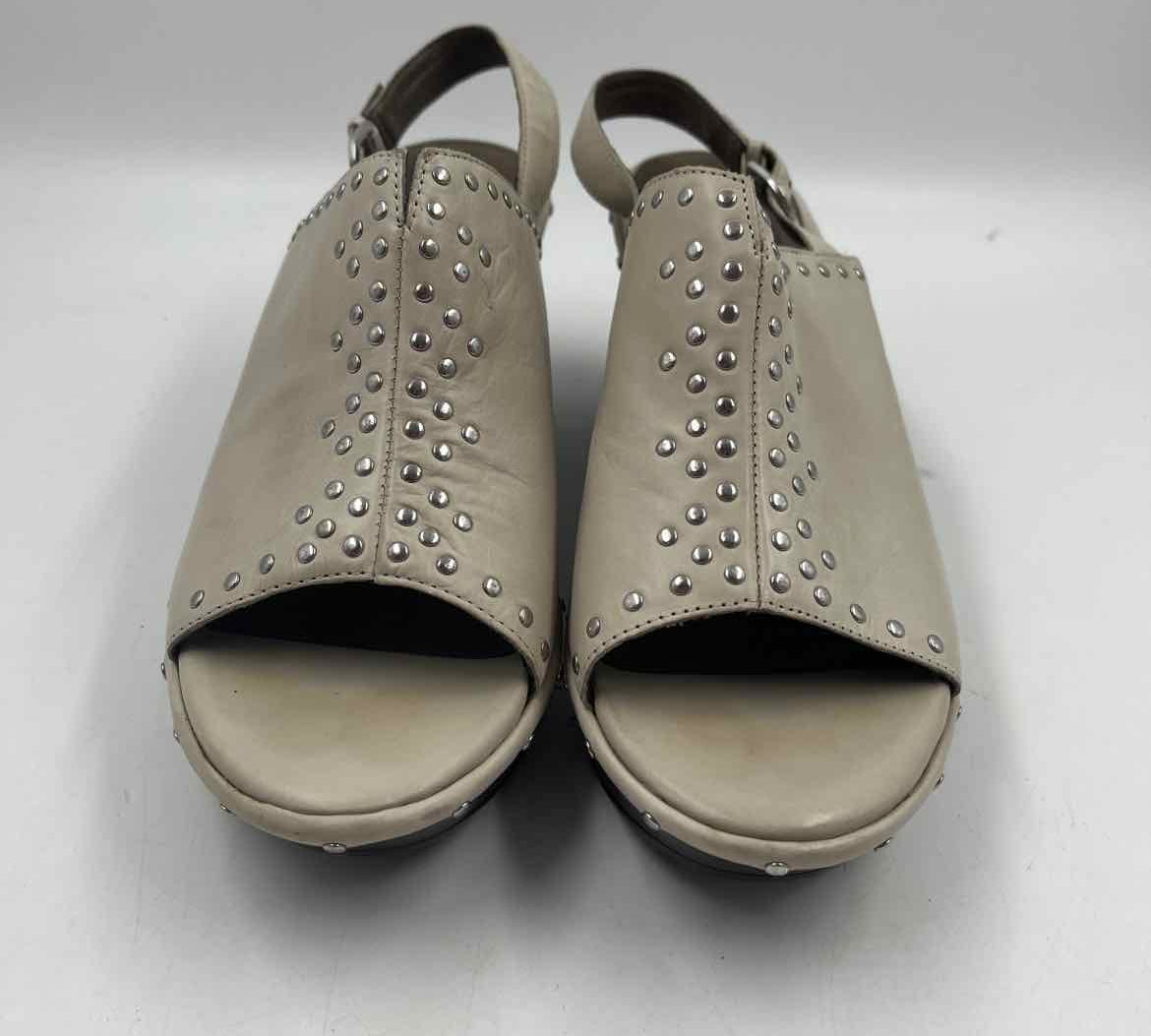 B Makowsky Women's Shoe Size 8 Beige Studs Wedges