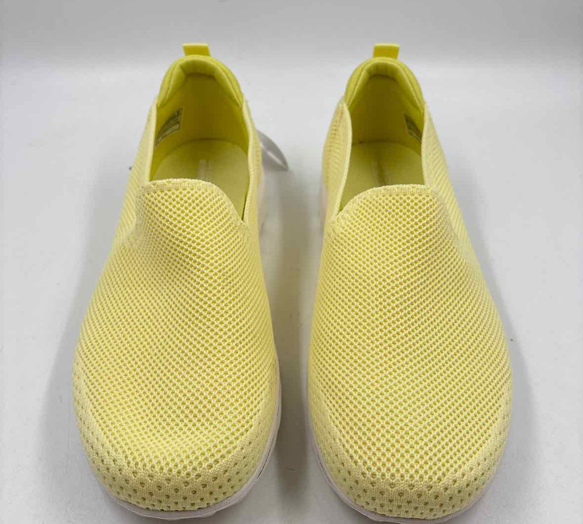 Skechers Women's Shoe Size 9.5 Yellow Textured Casual Shoes