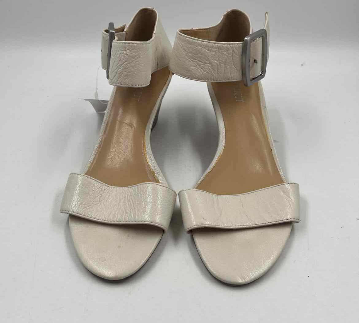 Nine West Women's Shoe Size 7.5 Ivory Solid Sandals