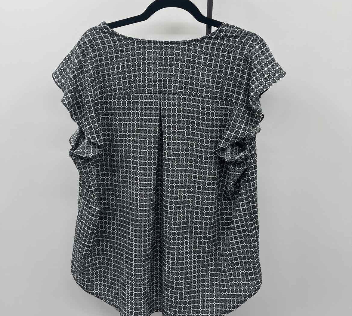 Adrianna Papell Women's Size 1X Black Squares Short Sleeve Shirt