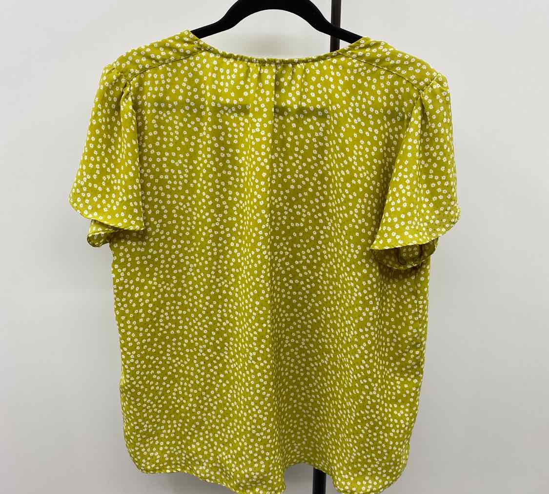 Carolina Belle Women's Size L Chartreuse Floral Short Sleeve Shirt