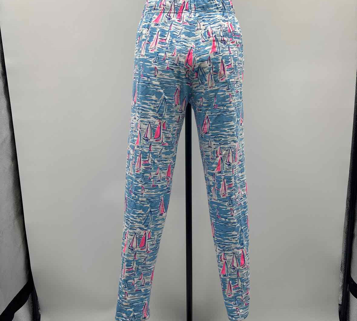Lilly Pulitzer Women's Size 6 Blue Sailboats Capris