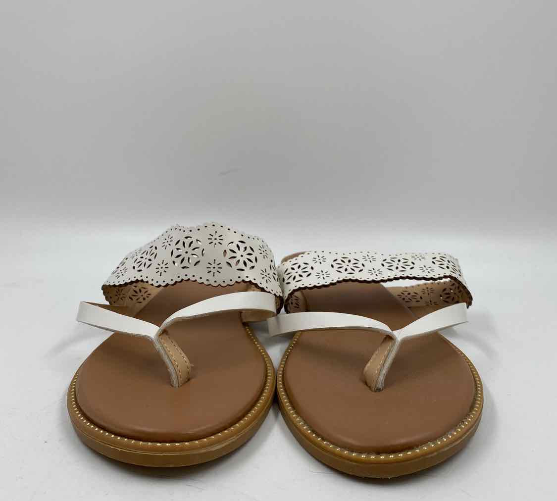 XOXO Women's Shoe Size 10 Ivory Laser Cut Sandals