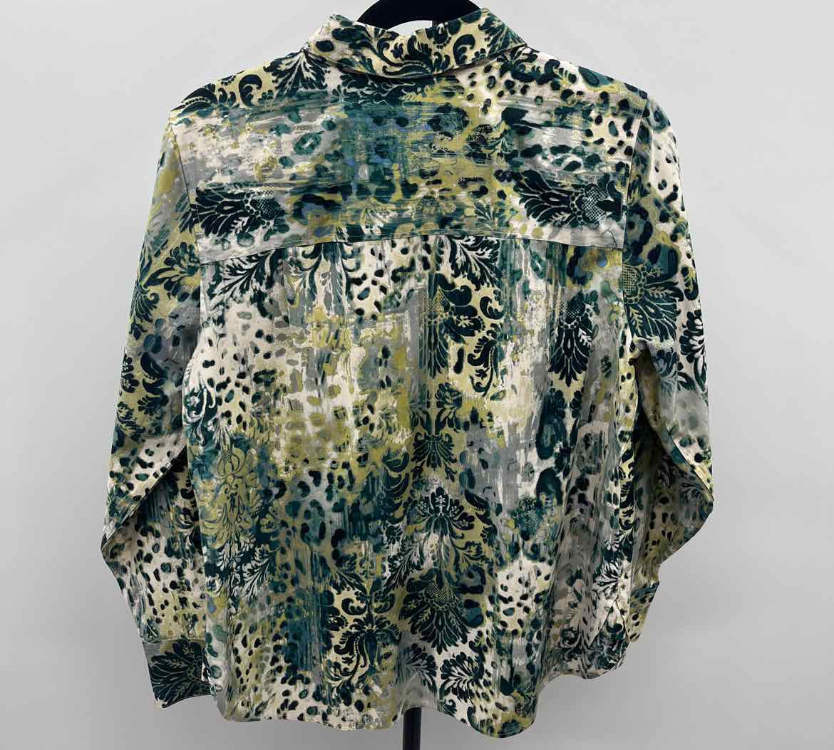 Chico's Women's Size S Green Damask Long Sleeve Shirt