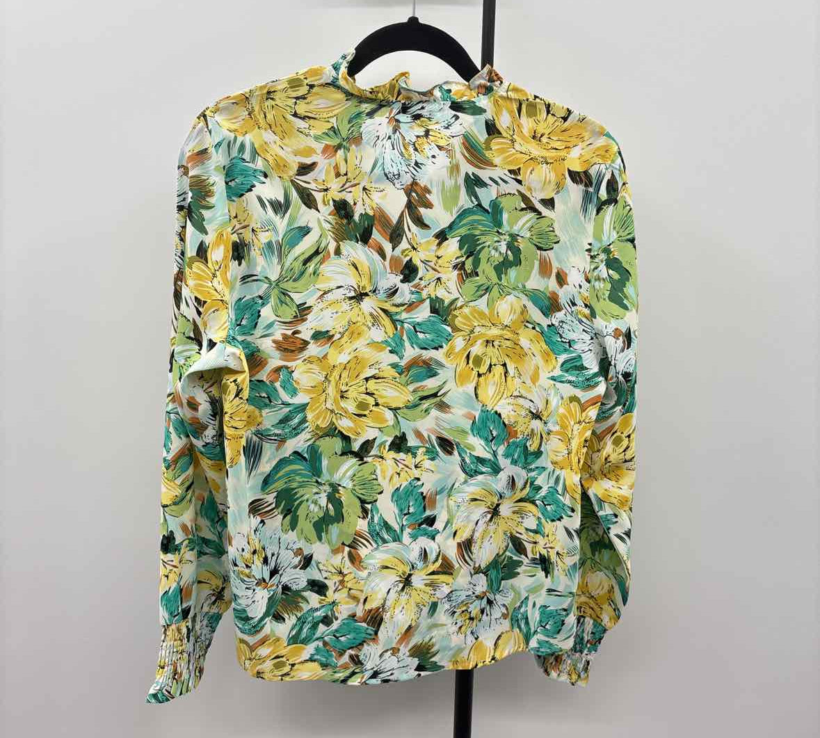 Coco & Carmen Women's Size S/M Green Floral Long Sleeve Shirt
