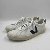 VEJA Women's Shoe Size 7 White Solid Sneakers