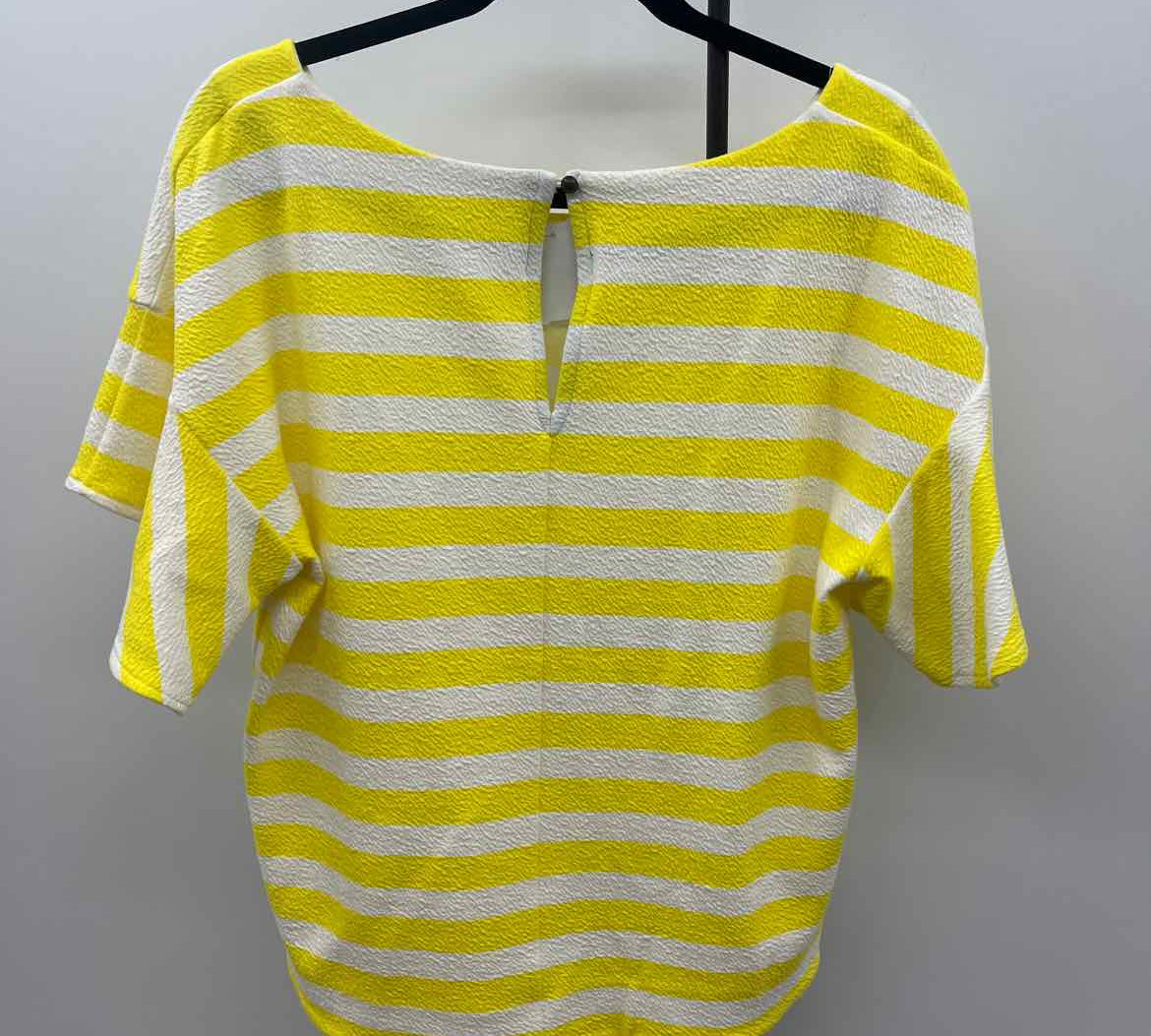 9-H15 STCL Women's Size L Yellow Stripe Short Sleeve Shirt
