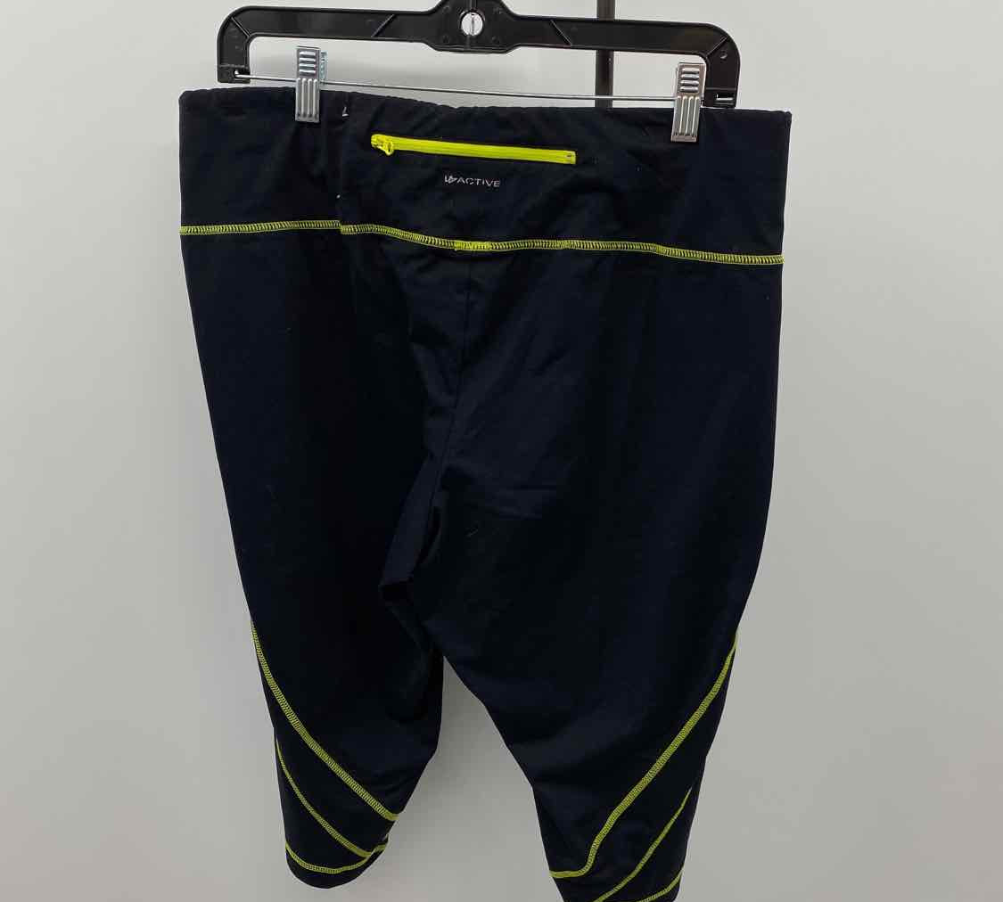 LB Active Women's Size 14 Black Solid Shorts