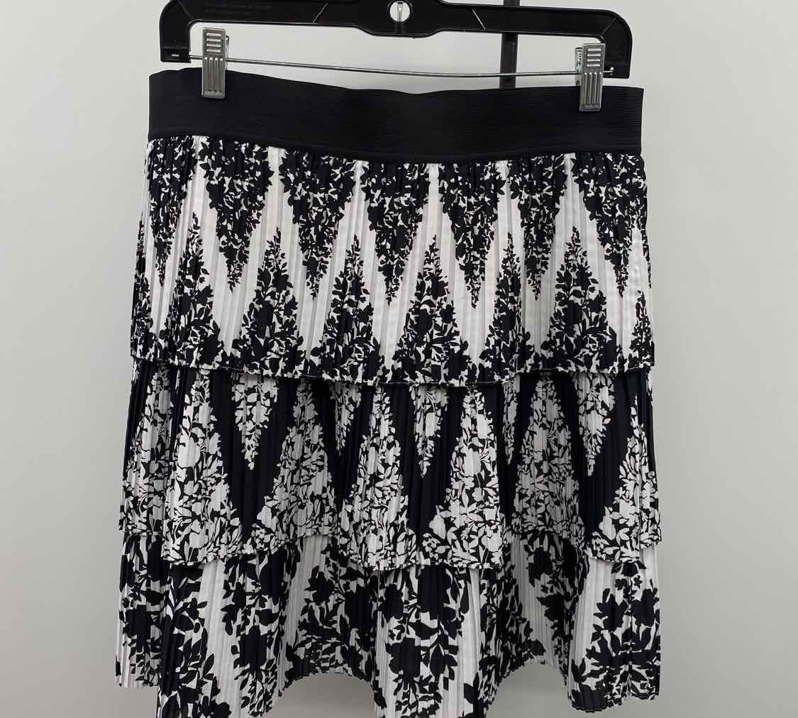 White House Black Market Women's Size 10 Black Floral Skirt