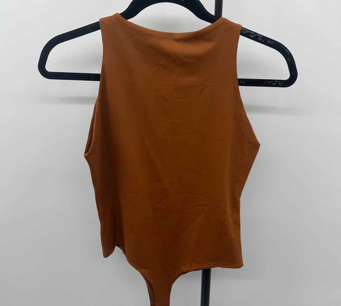 Reoria Women's Size M Brown Solid Sleeveless Shirt