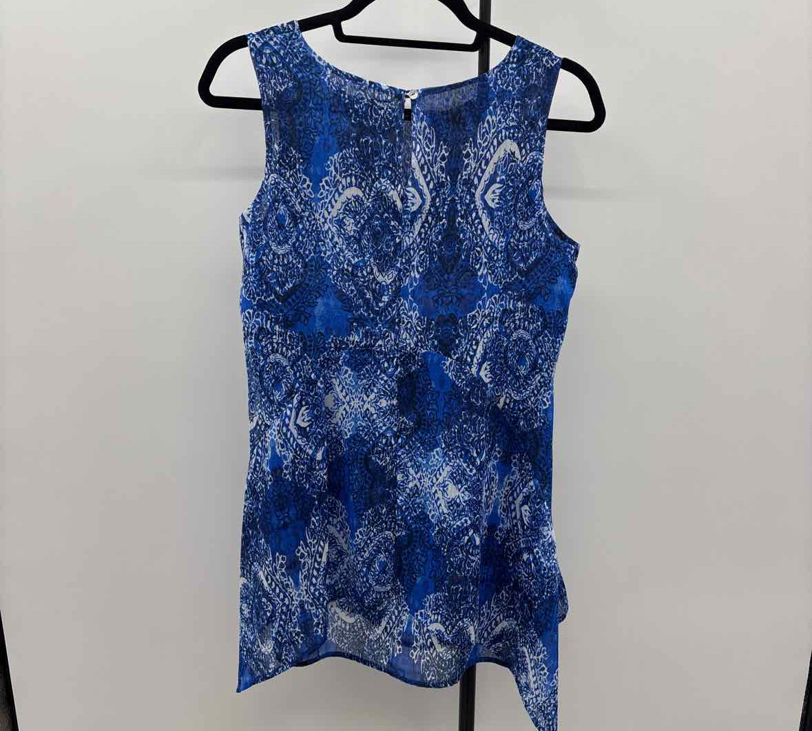 Fever Women's Size S Blue Damask Sleeveless Shirt