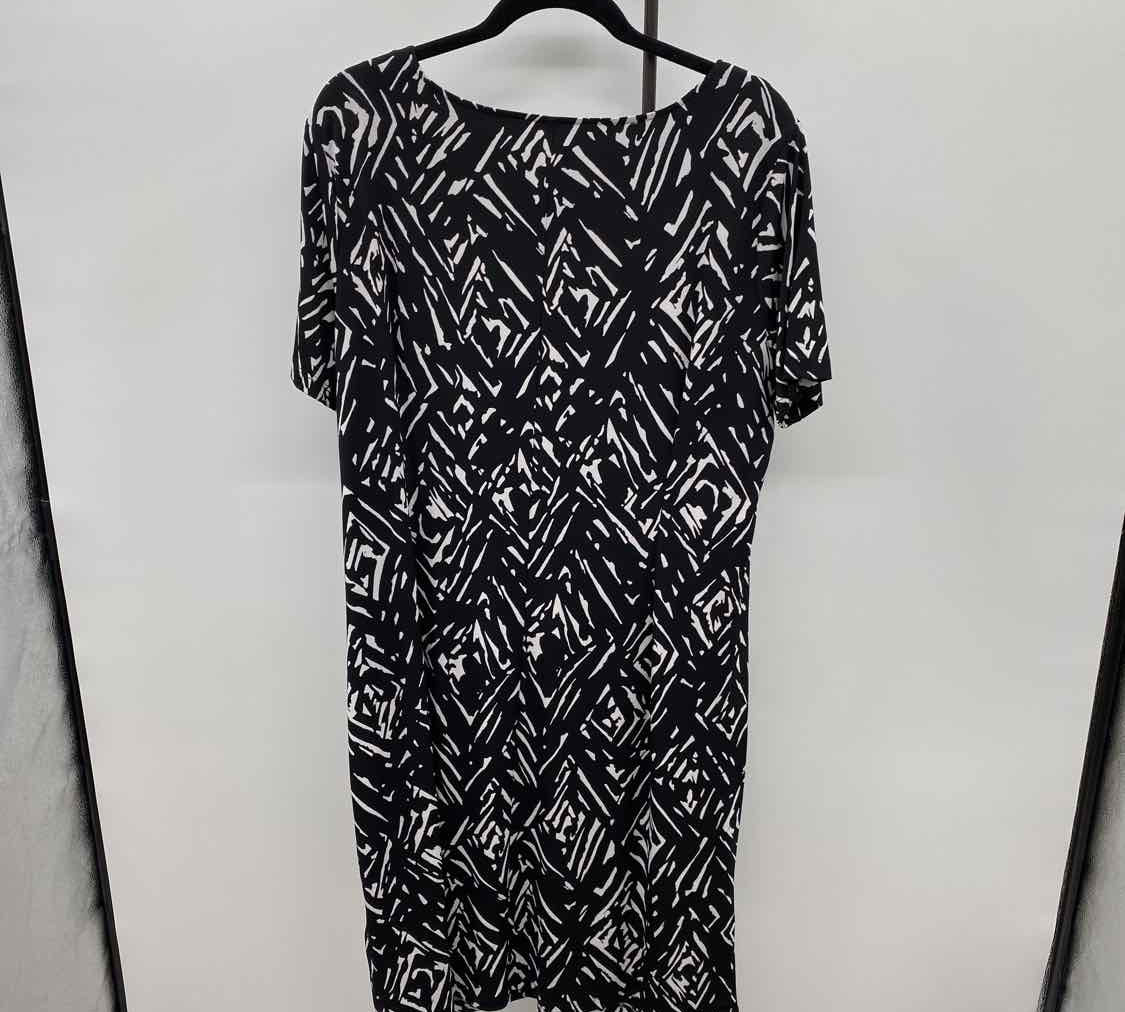 Roz & Ali Women's Size 18 Black Solid Dress