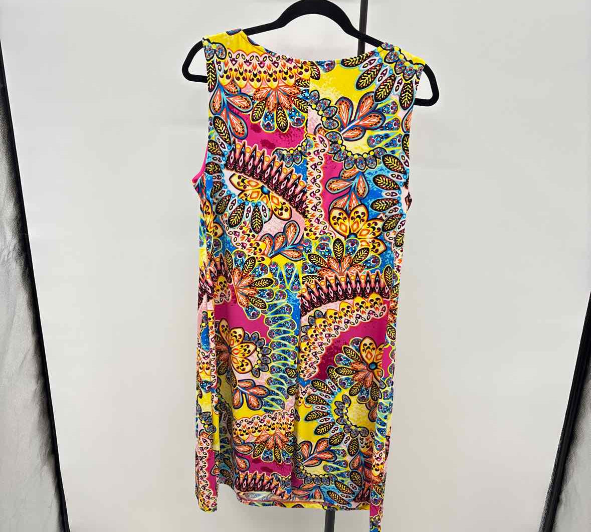 Ronni Nicole Women's Size 14 Fuschia Floral Dress