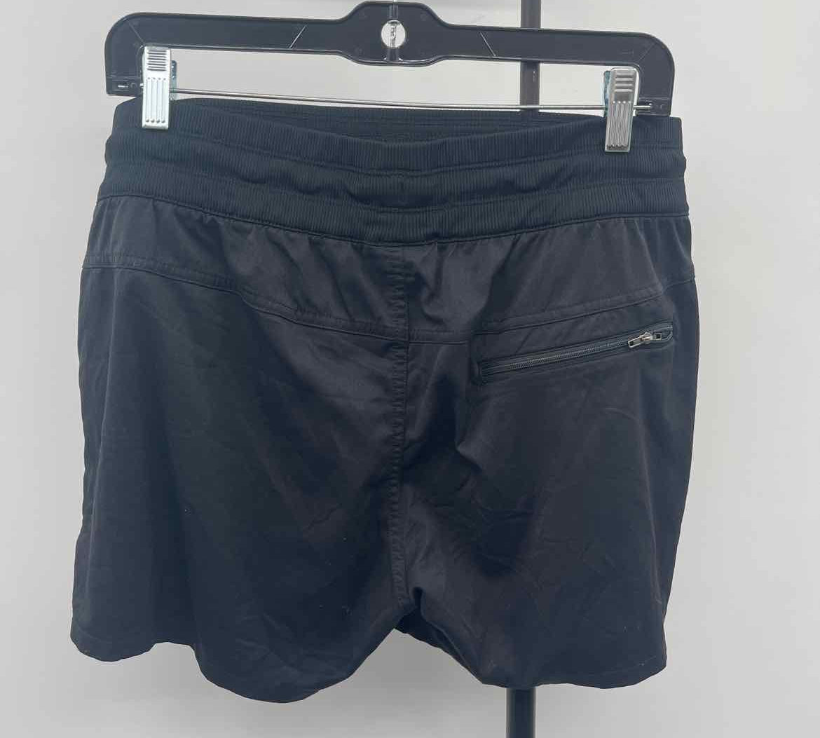 The North Face Women's Size 14 Black Solid Shorts