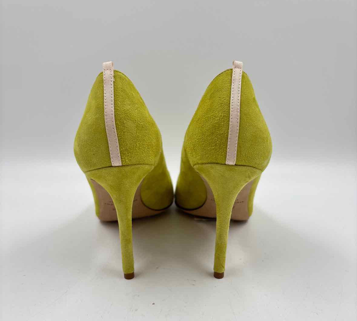SJP Women's Shoe Size 8 Green Solid Heels