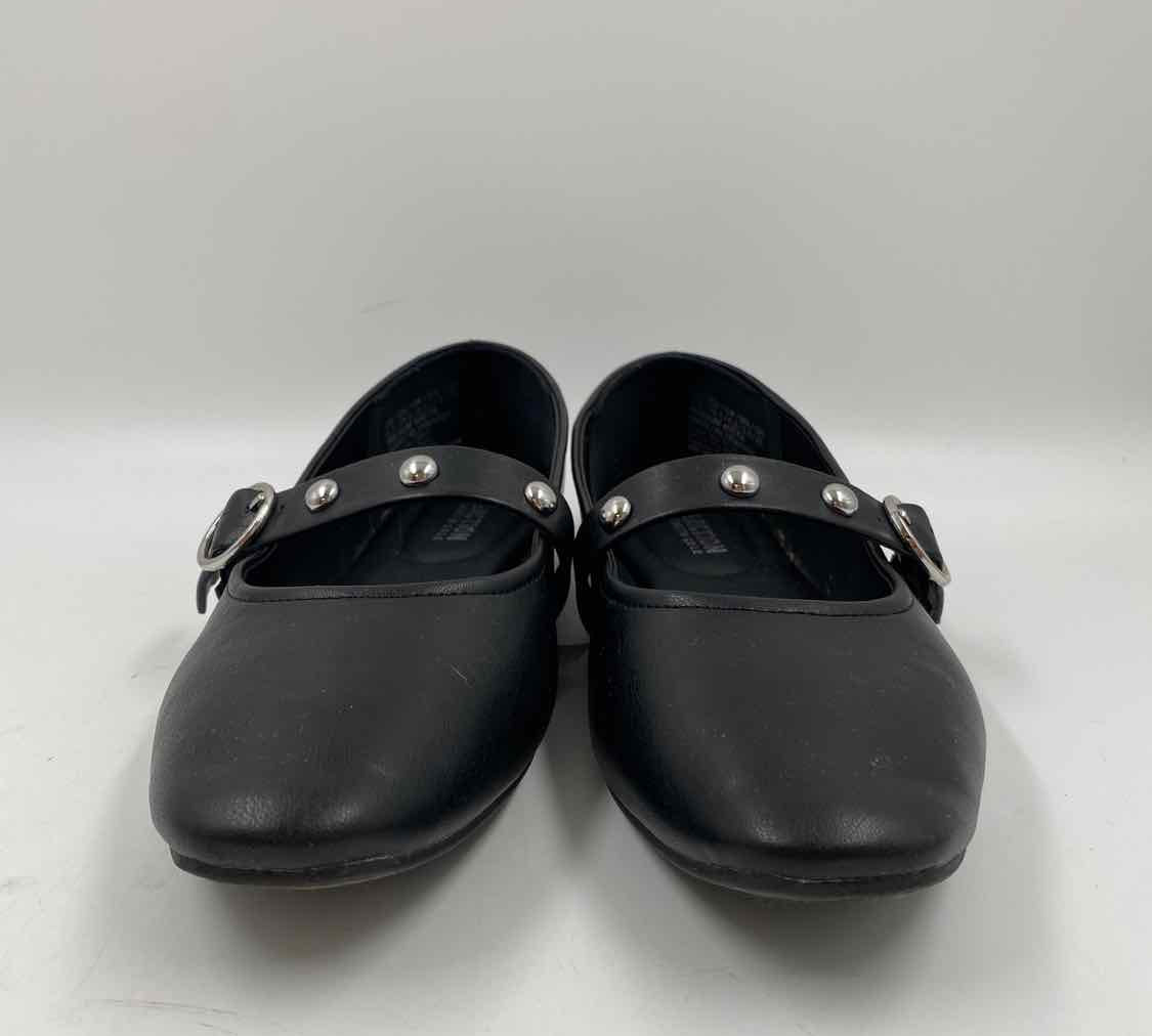 Kenneth Cole Women's Shoe Size 8.5 Black Studs Flats