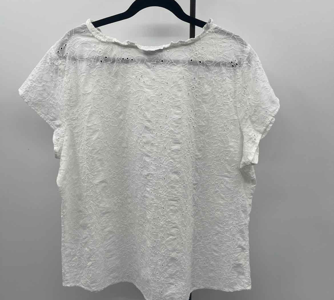 Liz Claiborne Women's Size XXL White Textured Short Sleeve Shirt