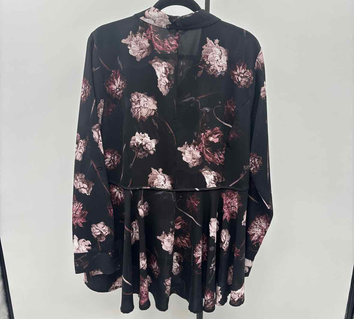 Simply Vera Wang Women's Size XL Black Floral Long Sleeve Shirt