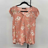 Doe & Rae Women's Size M Peach Floral Short Sleeve Shirt