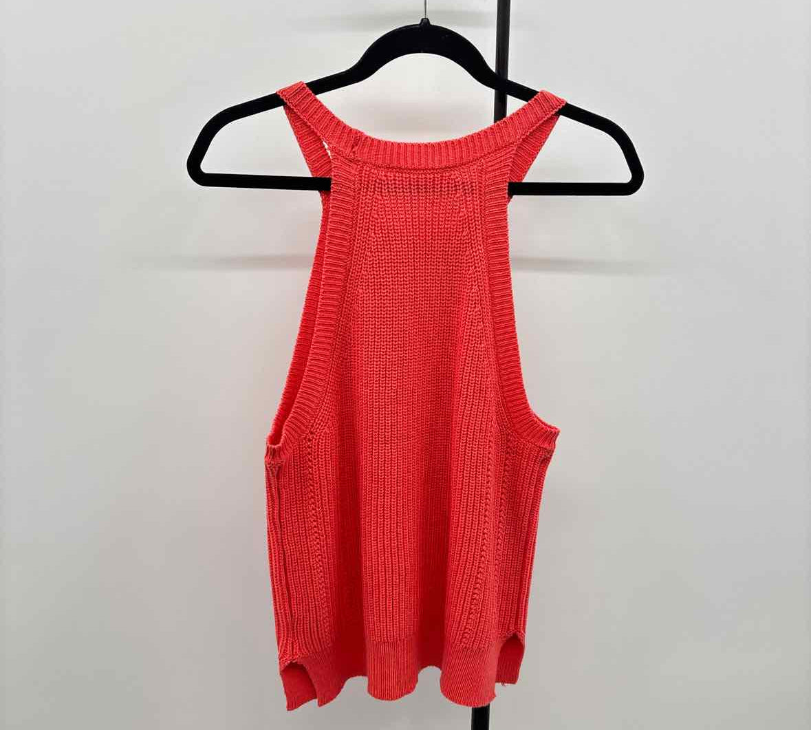 New In Women's Size M coral Ribbed Sleeveless Shirt