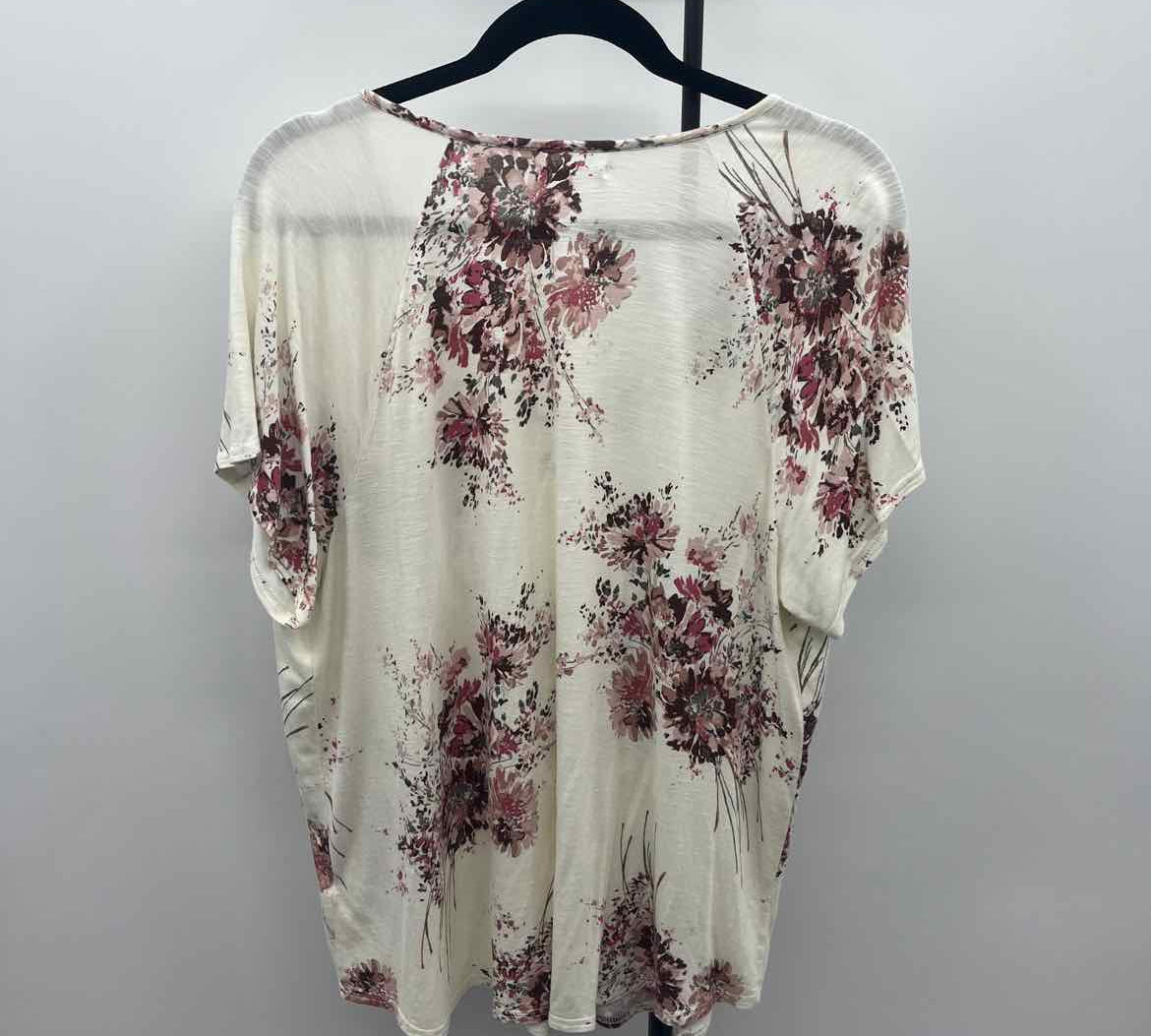 Maurice's Women's Size 1X Ivory Floral Short Sleeve Shirt