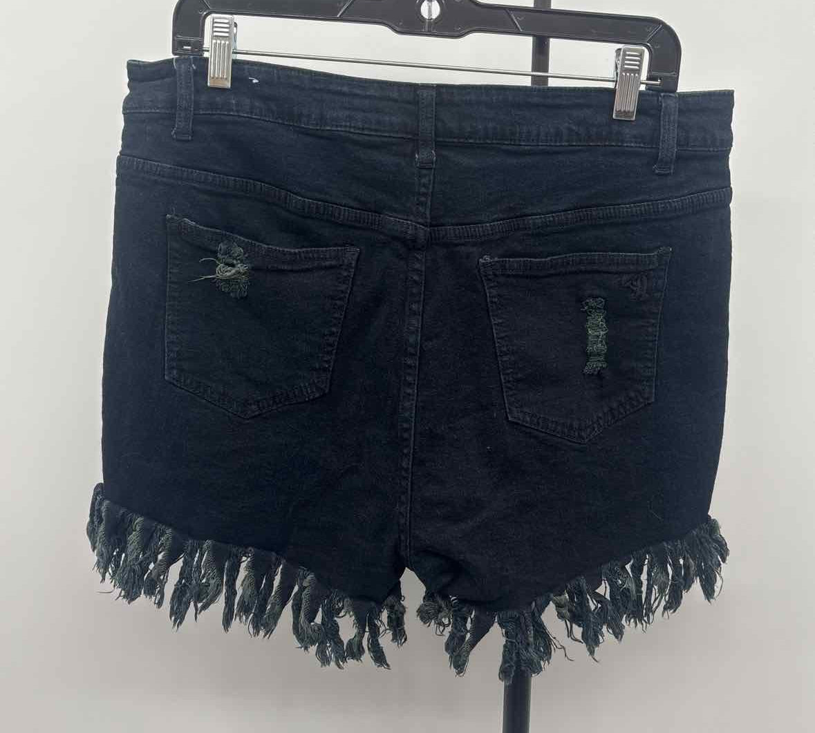 VIP Women's Size 16 Black Distressed Shorts