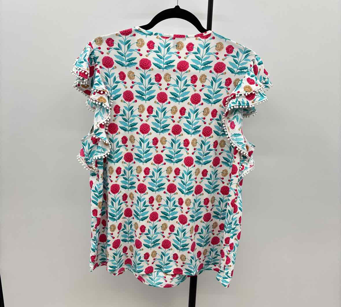 Ann Taylor Women's Size L White Flag Short Sleeve Shirt
