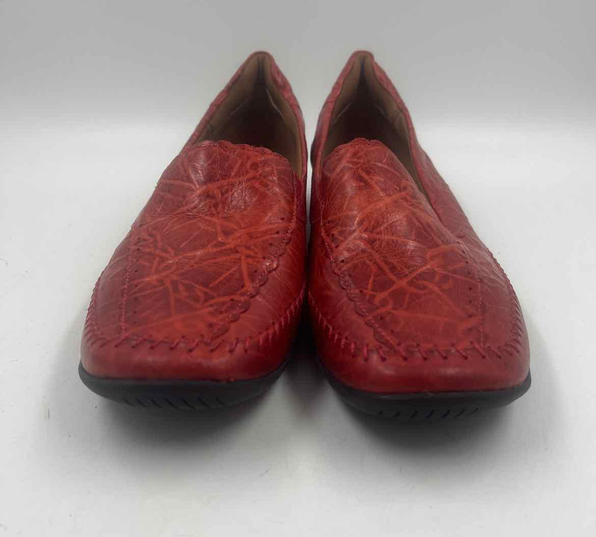 Elite Women's Shoe Size 7W Red Textured Dress Shoes