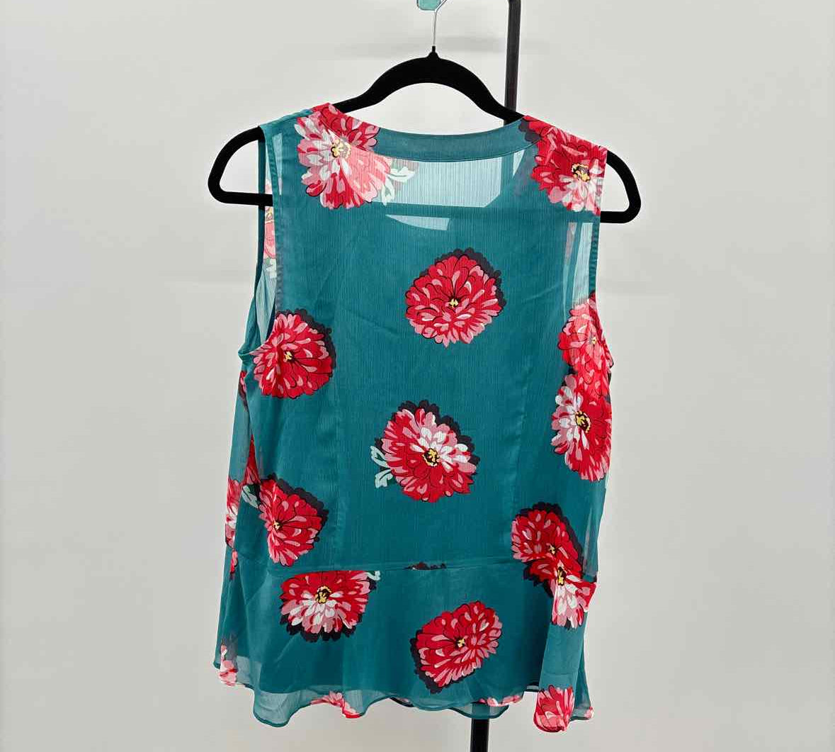 CABI Women's Size M Green Floral Sleeveless Shirt