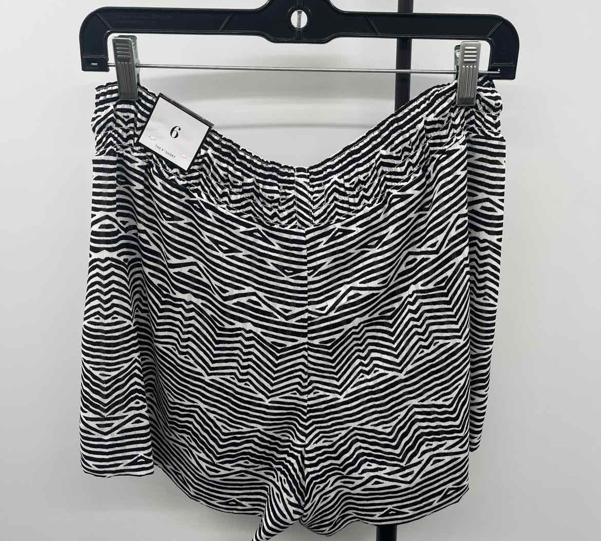 White House Black Market Women's Size 6 Black lines Shorts