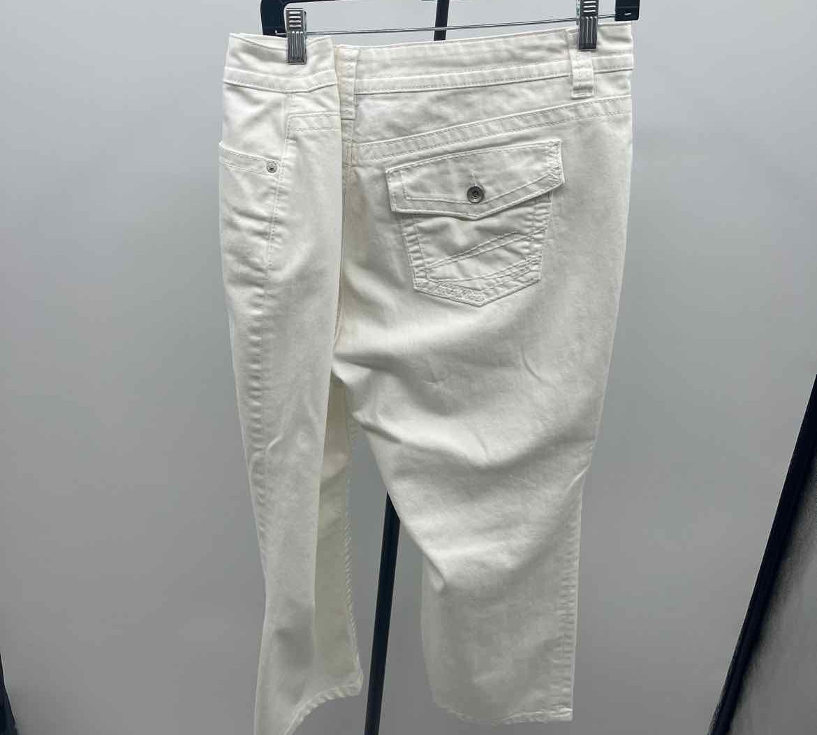 Ana Women's Size 18W White Solid Capris