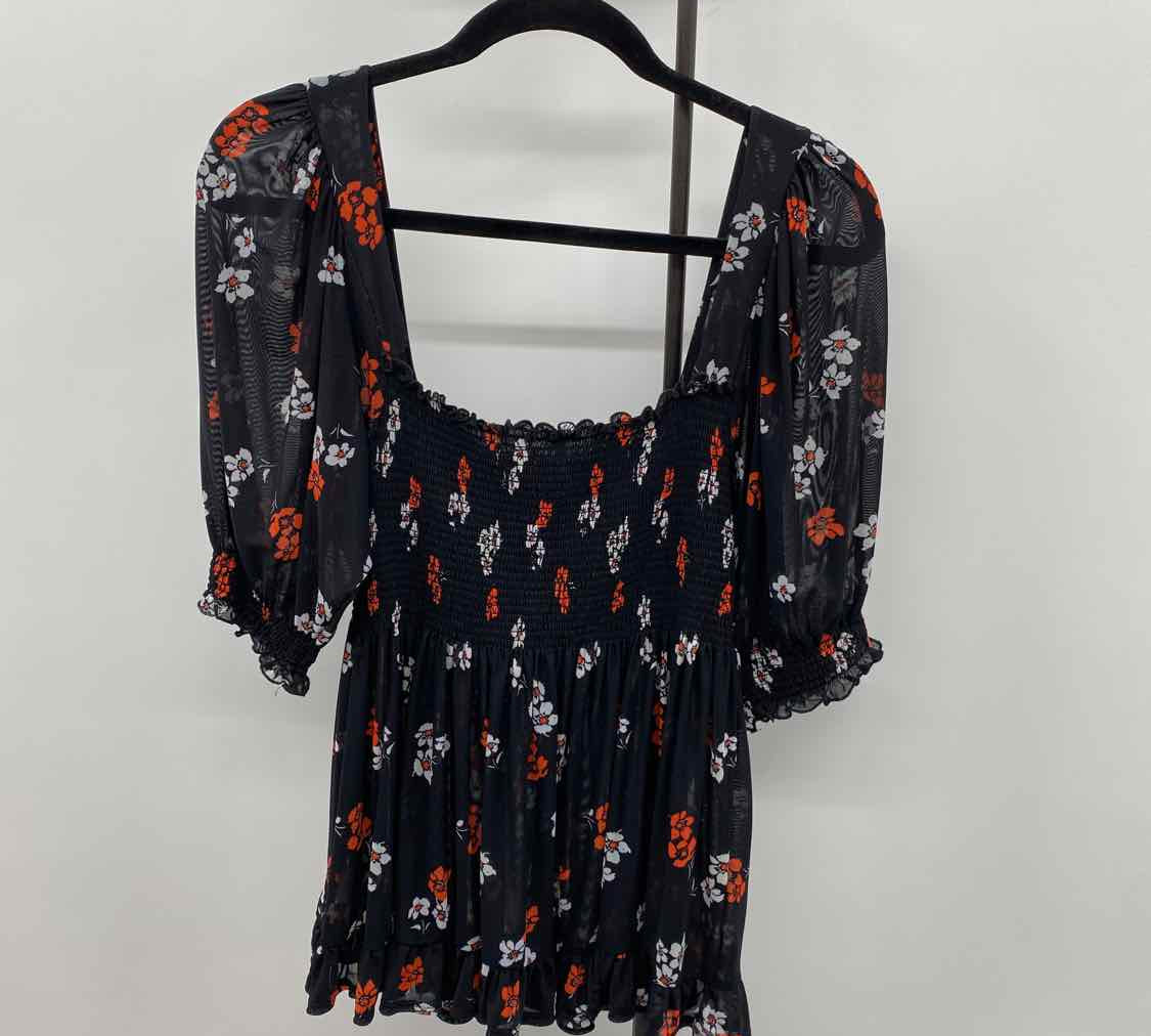 Free People Women's Size M Black Floral Short Sleeve Shirt