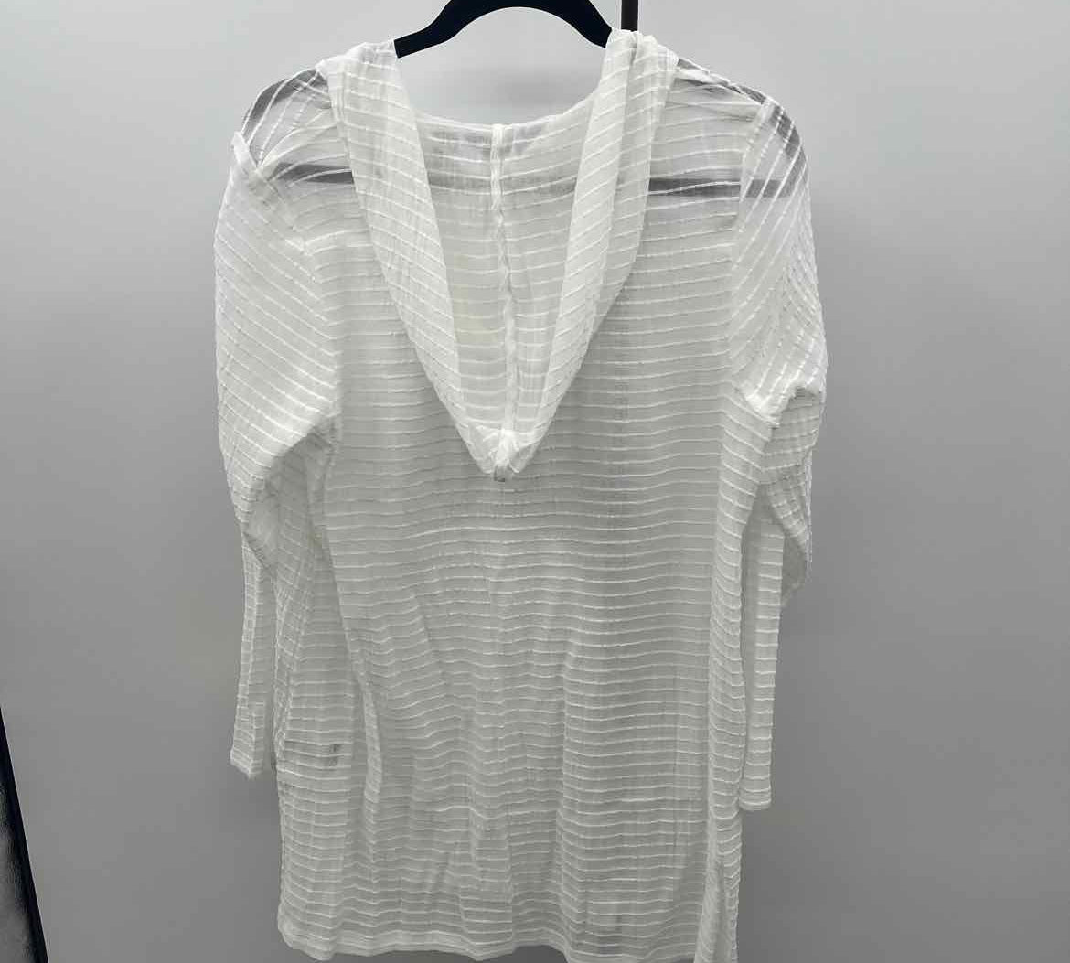 Lands End Women's Size S Light Blue Solid Short Sleeve Shirt