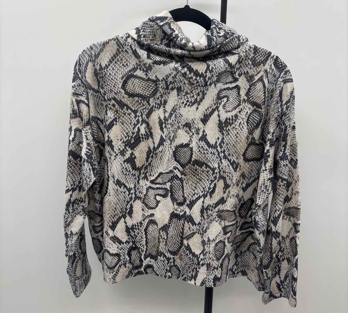 clara sun woo Women's Size L Beige Snakeskin Long Sleeve Shirt