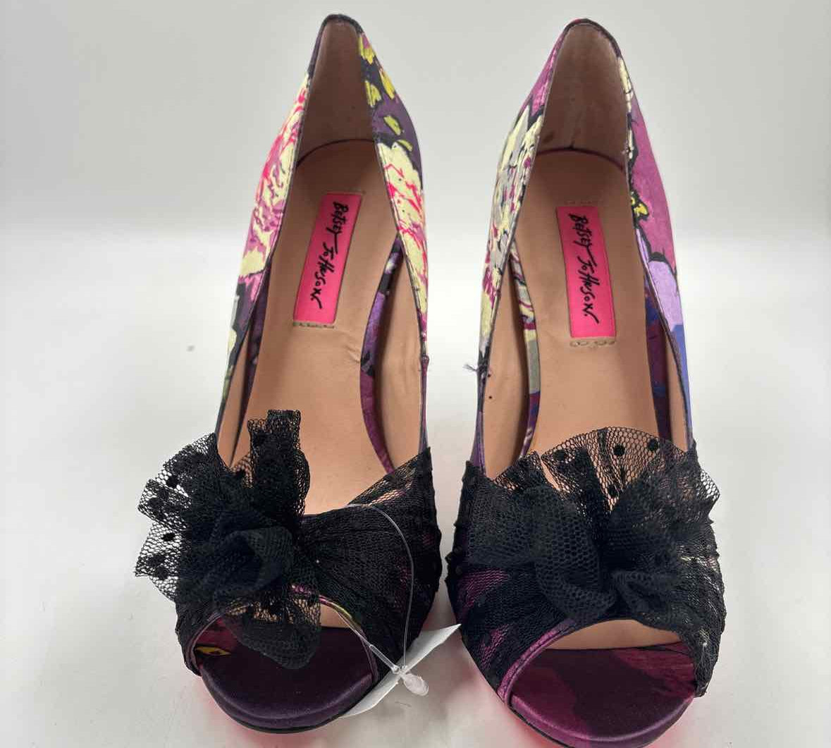 Betsey Johnson Women's Shoe Size 7.5 Purple Floral Heels