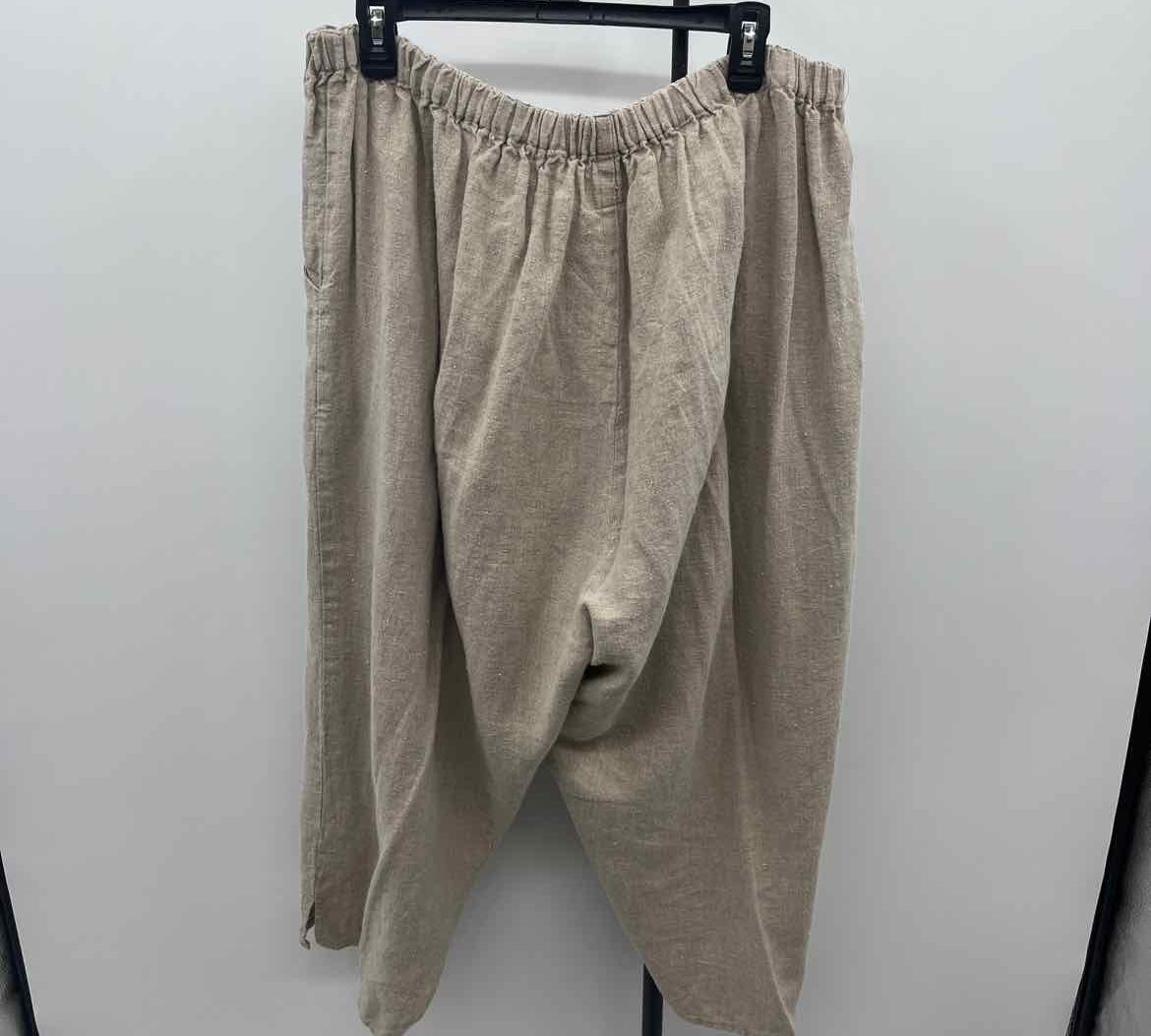 Flax Women's Size 18 Tan Textured Capris