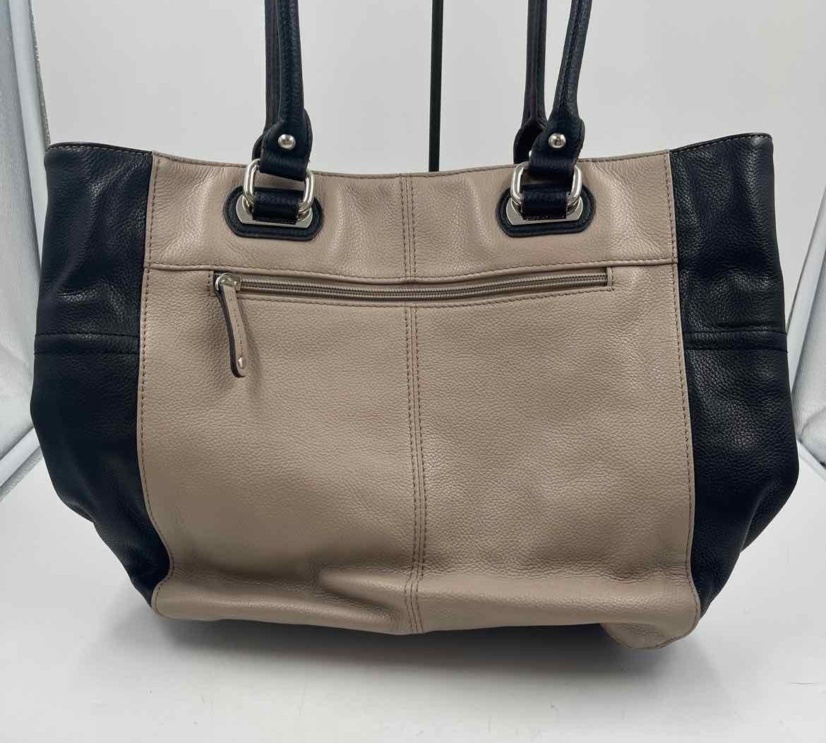 Tignanello Women's Taupe pebbled Purse
