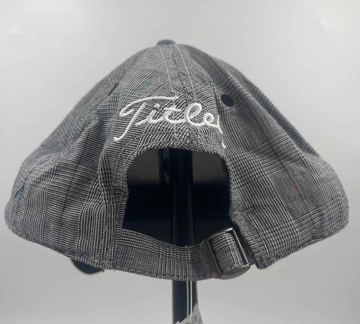 titleist Women's Black Plaid Cap