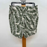St. John's Bay Women's Size 14 Green Leaf Shorts