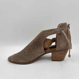 Lucky Brand Women's Shoe Size 9.5 Taupe cutouts Sandals