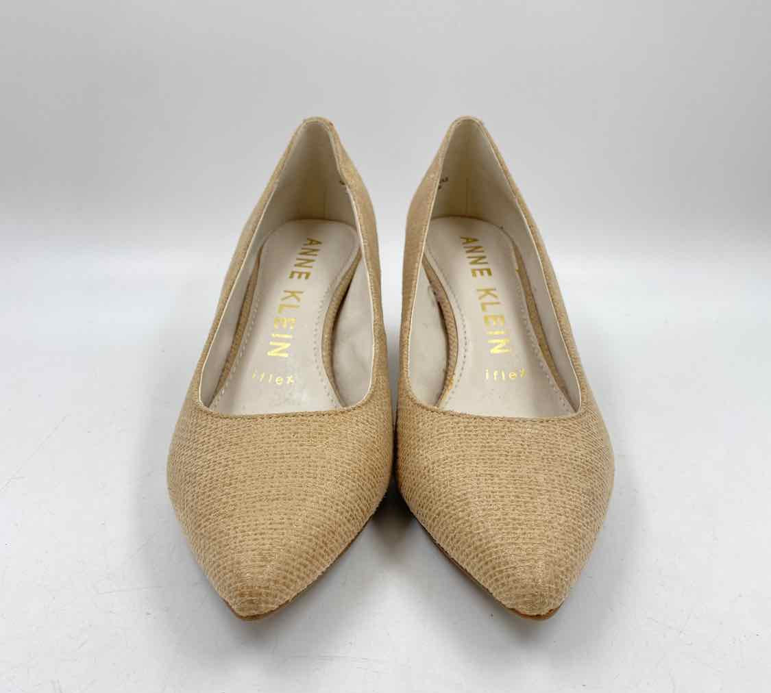 Anne Klein Women's Shoe Size 6.5 Beige Textured Heels