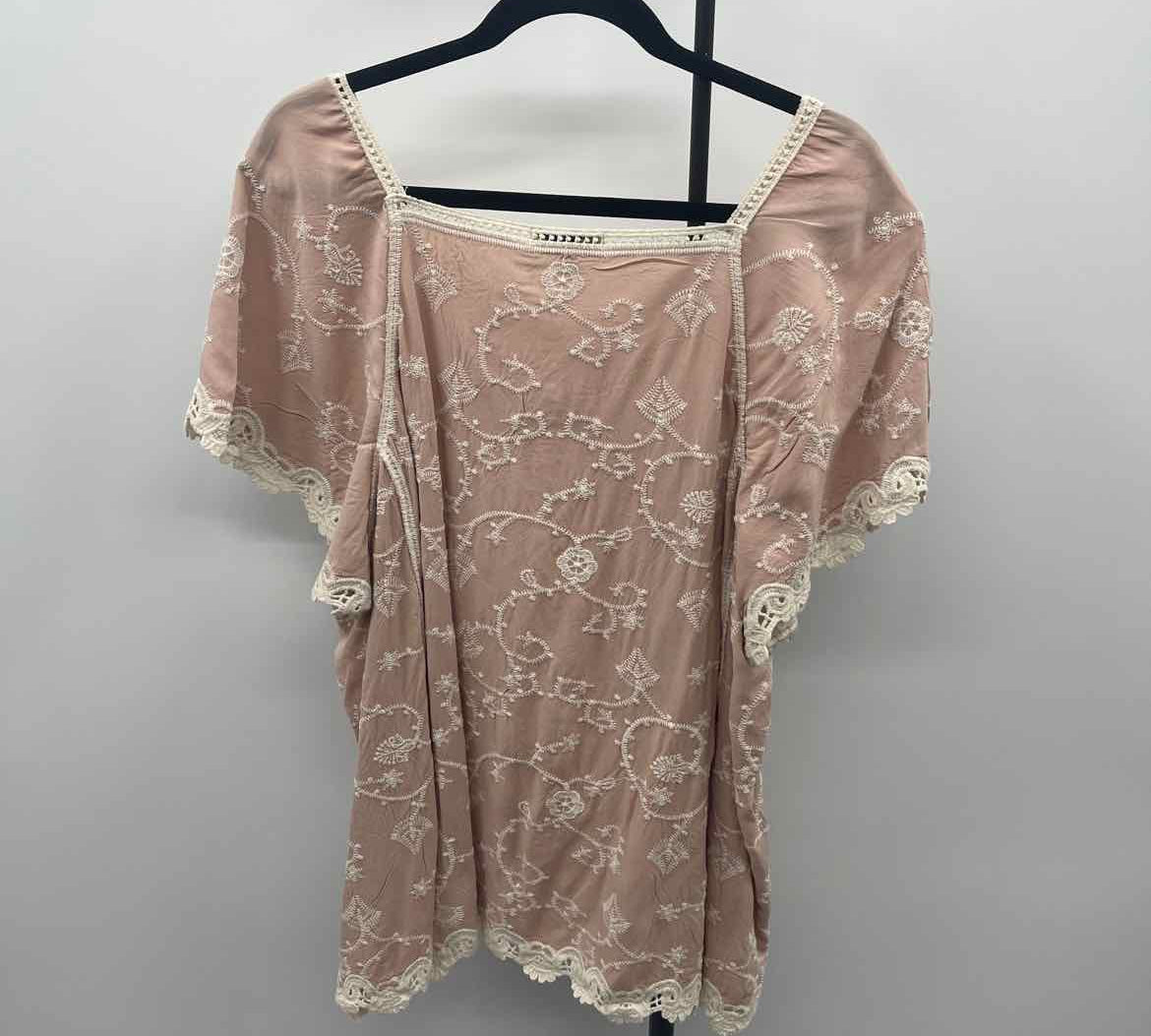 Democracy Women's Size 2X Tan Embroidered Short Sleeve Shirt